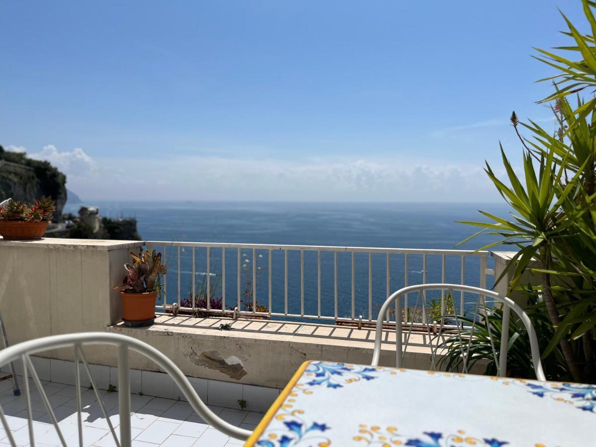 Вілла La Terrazza Амальфі Екстер'єр фото